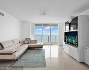 16699 E Collins Ave - Photo Thumbnail 4