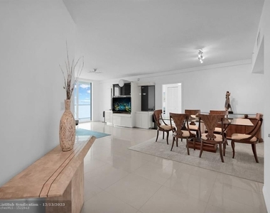 16699 E Collins Ave - Photo Thumbnail 12