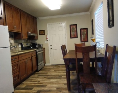 530 W Murphy St Apt #1 1 - Photo Thumbnail 1