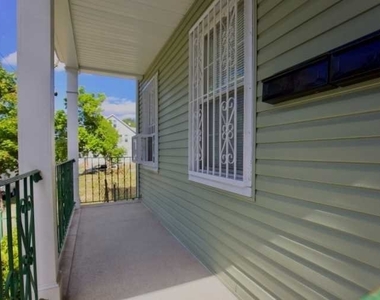 86 South Devine Street - Photo Thumbnail 10