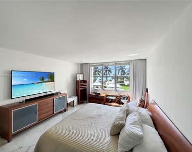 5161 Collins Ave - Photo Thumbnail 12