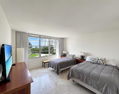 5161 Collins Ave - Photo Thumbnail 8