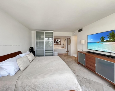 5161 Collins Ave - Photo Thumbnail 11