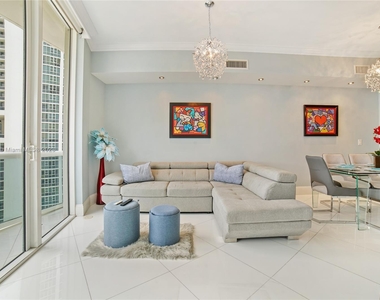 18101 Collins Ave - Photo Thumbnail 11