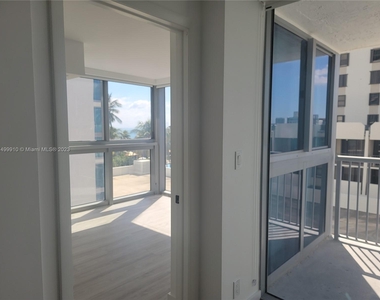 2655 Collins Ave - Photo Thumbnail 17