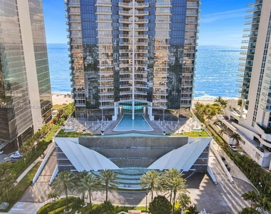 17121 Collins Ave - Photo Thumbnail 90