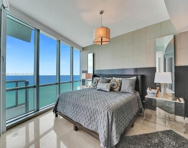 17121 Collins Ave - Photo Thumbnail 32