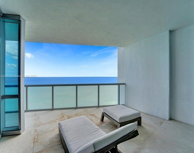 17121 Collins Ave - Photo Thumbnail 53