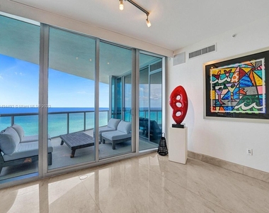 17121 Collins Ave - Photo Thumbnail 1