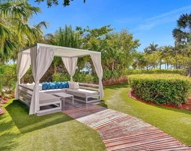 17121 Collins Ave - Photo Thumbnail 71