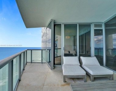 17121 Collins Ave - Photo Thumbnail 56