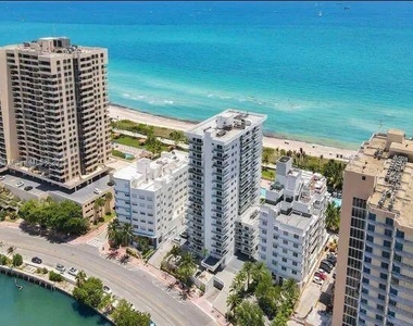 2457 Collins Ave - Photo Thumbnail 1