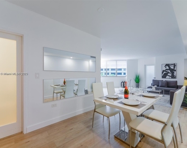 825 Brickell Bay Dr - Photo Thumbnail 2