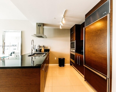 485 Brickell Ave - Photo Thumbnail 15