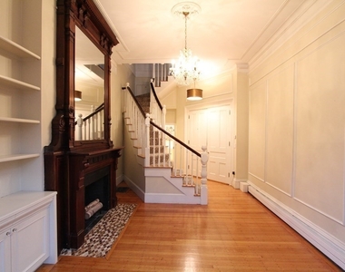 165 Beacon St - Photo Thumbnail 14