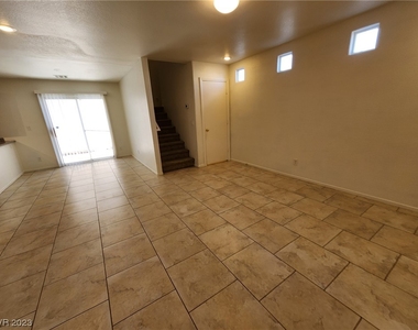 1130 Burnt Sky Avenue - Photo Thumbnail 17