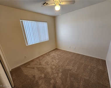 1130 Burnt Sky Avenue - Photo Thumbnail 24