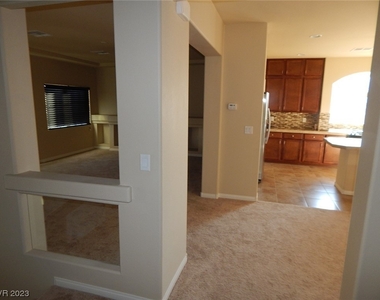 5845 Pillar Rock Avenue - Photo Thumbnail 11