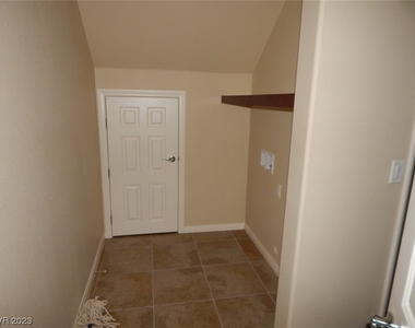 5845 Pillar Rock Avenue - Photo Thumbnail 38