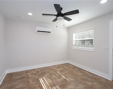 135 Gulfview Ave - Photo Thumbnail 6