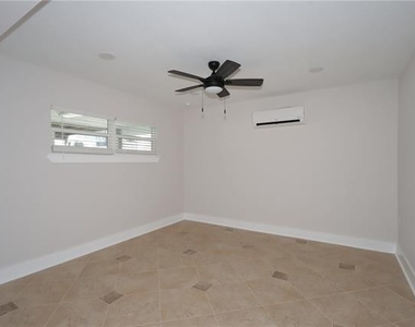 135 Gulfview Ave - Photo Thumbnail 8