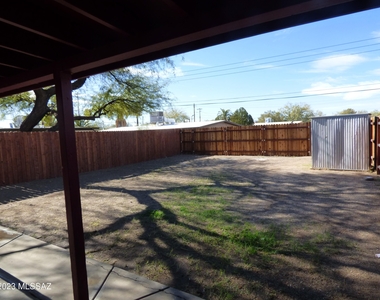 2909 N Palo Verde Avenue - Photo Thumbnail 15