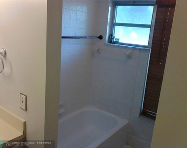 3602 Nw 83rd Lane - Photo Thumbnail 11