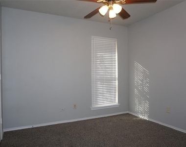 4806 Sugar Tree Court - Photo Thumbnail 4