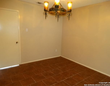 9380 Schaefer Rd - Photo Thumbnail 8