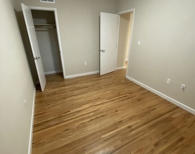 1012 Elkgrove Ave - Photo Thumbnail 3