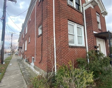 561 Ontario Street - Photo Thumbnail 2