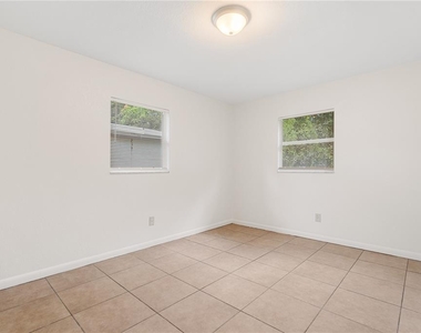 4611 N 35th Street - Photo Thumbnail 9