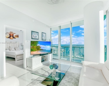 888 Biscayne Blvd - Photo Thumbnail 9