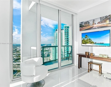 888 Biscayne Blvd - Photo Thumbnail 17