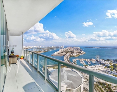 888 Biscayne Blvd - Photo Thumbnail 18