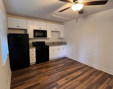 1031 Moss Rd - Photo Thumbnail 2