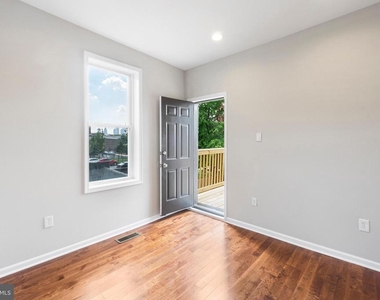 1762 Frankford Ave - Photo Thumbnail 8