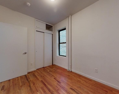 439 West 51st Street - Photo Thumbnail 7