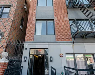 17 Troutman Street - Photo Thumbnail 10