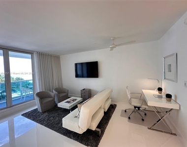 2301 Collins Ave - Photo Thumbnail 2