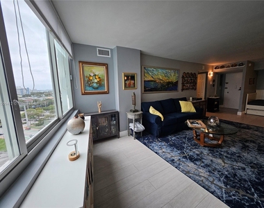 7135 Collins Ave - Photo Thumbnail 13