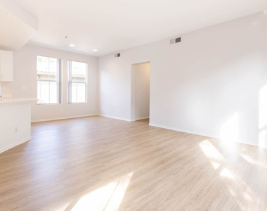 27105 Silver Oak Lane - Photo Thumbnail 34