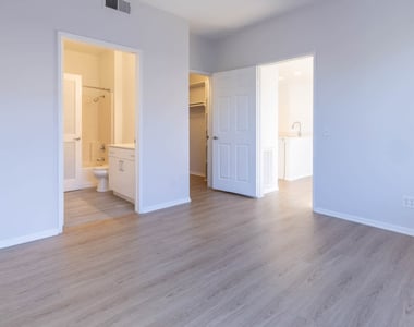 27105 Silver Oak Lane - Photo Thumbnail 68