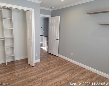 8848 Hampton Green Avenue - Photo Thumbnail 25