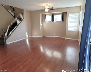 3649 Remington Grove Avenue - Photo Thumbnail 7