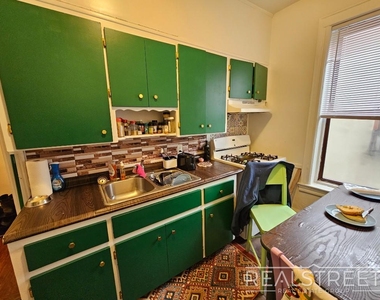 693 East New York Avenue - Photo Thumbnail 5