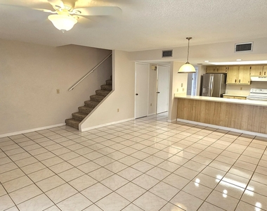 810 Poinsetta Drive - Photo Thumbnail 6