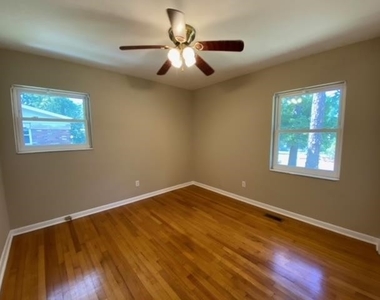 899 Tamarack Avenue - Photo Thumbnail 10