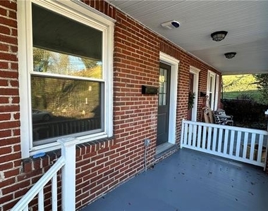 912 Porter Street - Photo Thumbnail 3