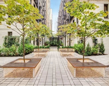 West 23rd Street - Photo Thumbnail 4